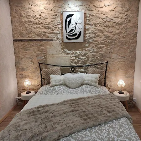 Romantic With Private Hot Tub Near Saint-emilion Ruch