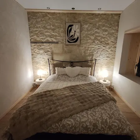 펜션 Romantic With Private Hot Tub Near Saint-emilion