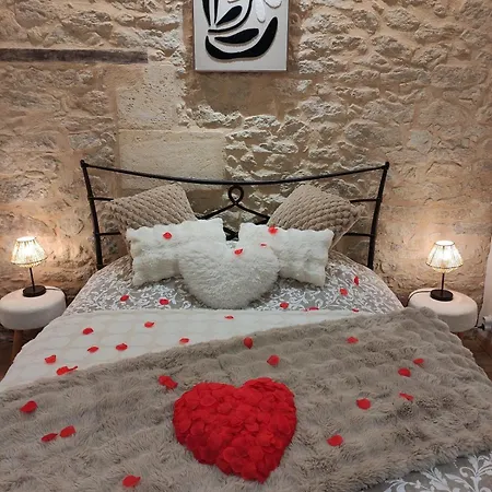 펜션 Romantic With Private Hot Tub Near Saint-emilion *