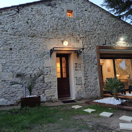 Romantic With Private Hot Tub Near Saint-emilion 펜션 *