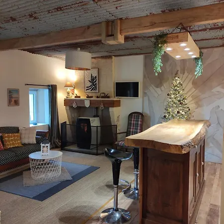 בית נופש Romantic With Private Hot Tub Near Saint-emilion *