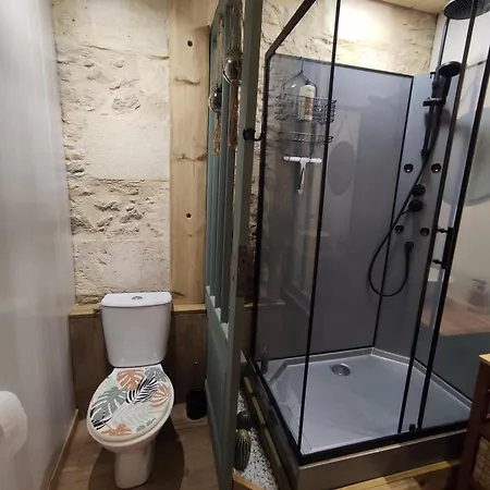 Romantic With Private Hot Tub Near Saint-emilion Ruch
