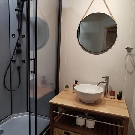 בית נופש Romantic With Private Hot Tub Near Saint-emilion